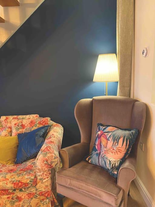 Wee Cottage - Super King Bed! Penpont Bagian luar foto