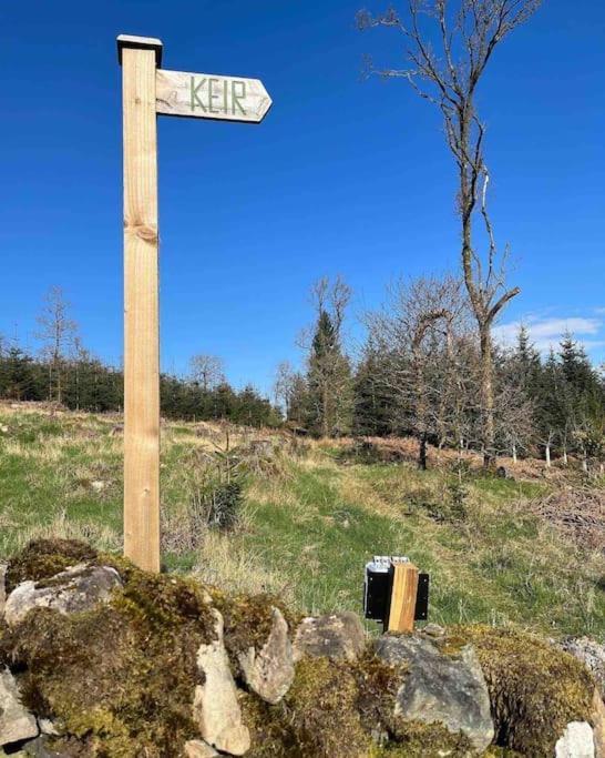 Wee Cottage - Super King Bed! Penpont Bagian luar foto